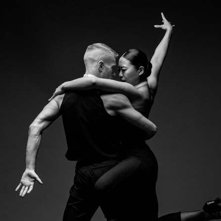 members of giordano dance performing.