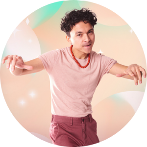 Tuânminh A. Đỗ with arms spread.